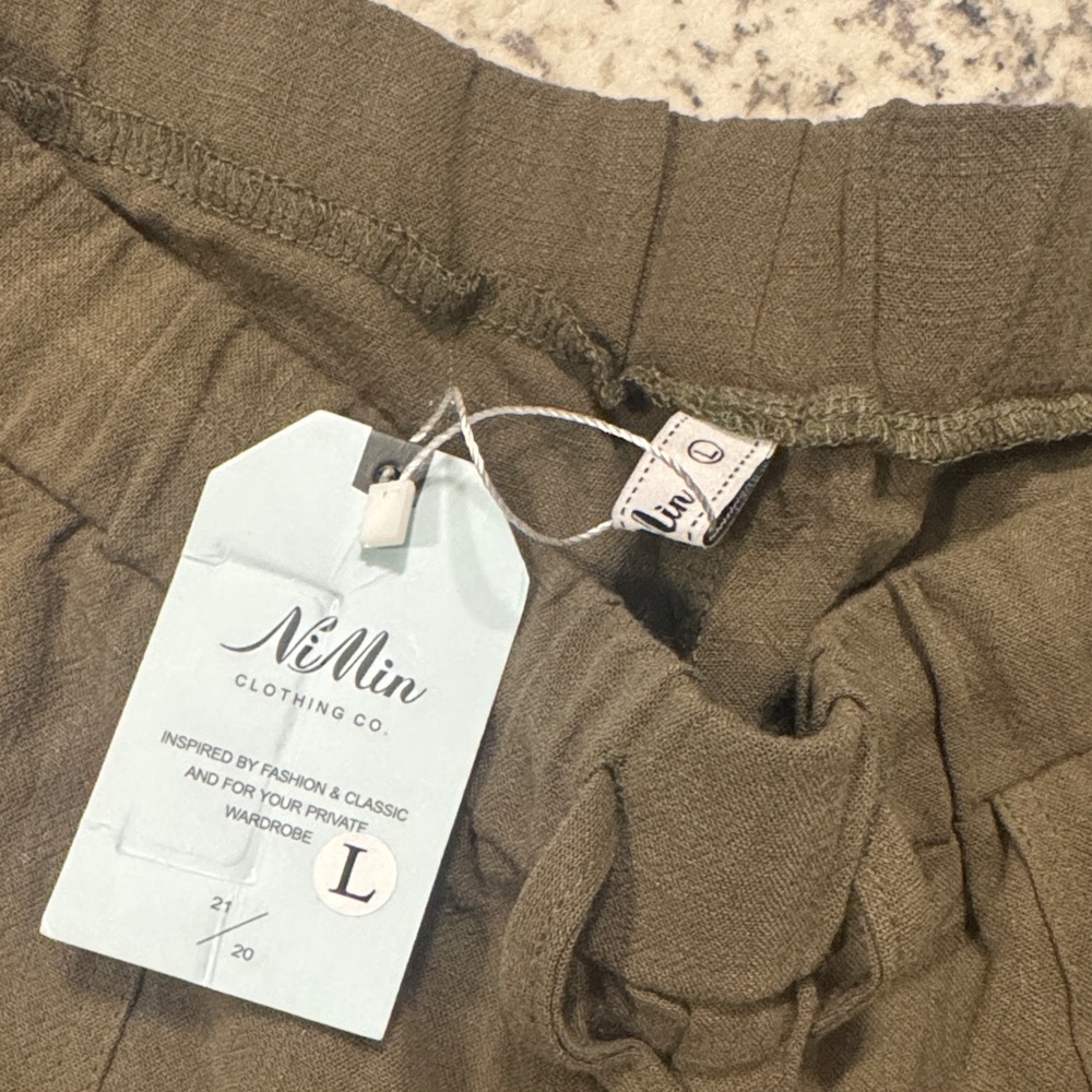 NWT Olive Green Women's Medium Shorts - Picture 2 of 3